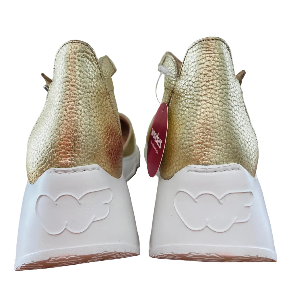 Wonders Gold Wedge Sandal|E6703P