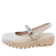 Load image into Gallery viewer, Wonders White Wedge Sandal|C33353O
