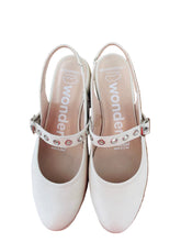 Load image into Gallery viewer, Wonders White Wedge Sandal|C33353O
