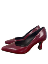 Load image into Gallery viewer, Lodi Burgundy Patent Court Shoe|GENIUSC230
