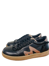 Load image into Gallery viewer, Marco Moreo Black and gold Trainer|X762JNER

