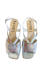 Load image into Gallery viewer, Repo 37409WHT- Sandal.
