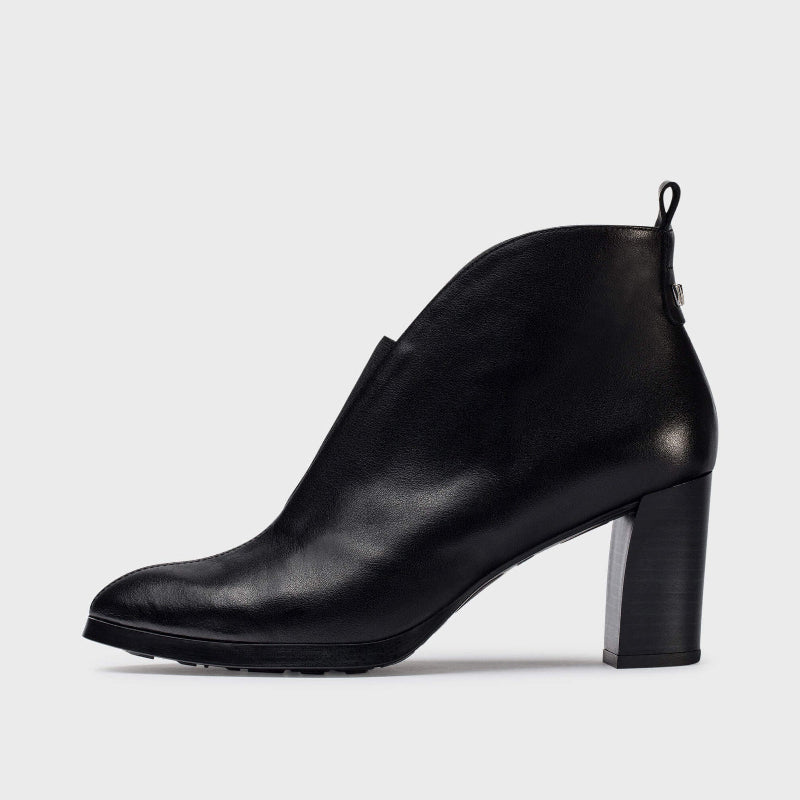 Wonders Soft Black V-Cut High Heel Ankle Boot|L1112NE