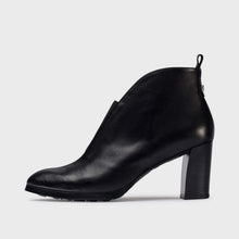 Load image into Gallery viewer, Wonders Soft Black V-Cut High Heel Ankle Boot|L1112NE
