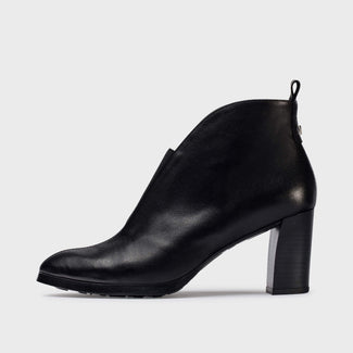 Wonders Soft Black V-Cut High Heel Ankle Boot|L1112NE