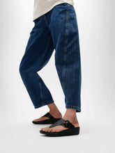 Load image into Gallery viewer, Fit Flop JE9090- Sandal.
