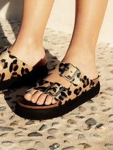 Load image into Gallery viewer, Genuins Honolulu G106336- Sandal.
