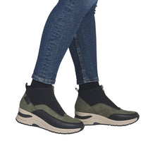 Load image into Gallery viewer, Rieker N936254- Ankle Boot.
