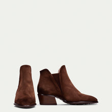 Load image into Gallery viewer, Hispanitas PHI254383A- Ankle Boot Avellana.
