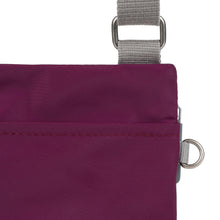 Load image into Gallery viewer, Roka chelsea B medium royal burgundy.
