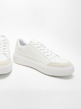 Load image into Gallery viewer, Fit Flop E4R194- Trainer.
