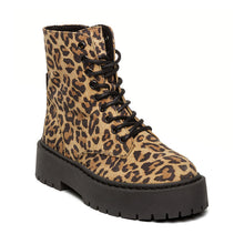 Load image into Gallery viewer, Steve Madden 1001184969- Leo Ankle Boot.
