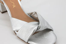 Load image into Gallery viewer, Unisa Silver leather Sandal|MEDWAYS
