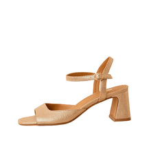 Load image into Gallery viewer, Beige sandal with block heel on a beige background
