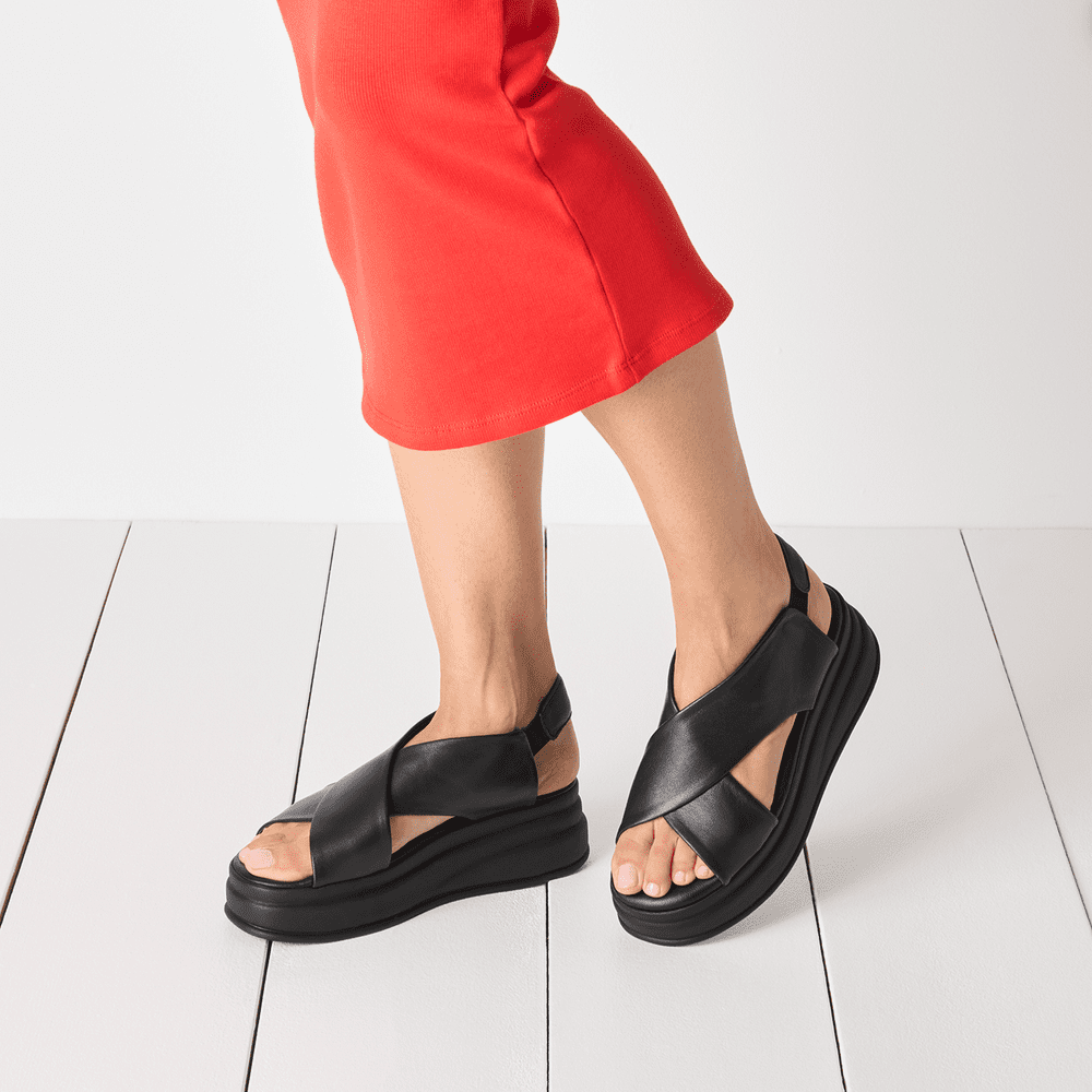 Tamaris Black Platform Sandal|2830344001