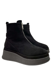 Load image into Gallery viewer, Marco Moreo G1304BK- Ankle Boot.
