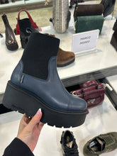 Load image into Gallery viewer, Marco Moreo Navy Leather Platform Chelsea Boot | A132JNBL
