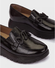 Load image into Gallery viewer, Wonders A2494BLK- Loafer.
