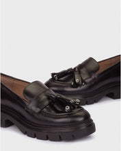 Load image into Gallery viewer, Wonders A4303NE- loafer.
