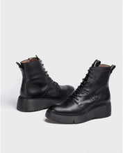 Load image into Gallery viewer, Wonders A9350WBLK- Ankle Boot.
