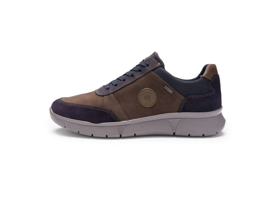 Ara 112560224- Trainer.