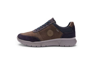 Ara 112560224- Trainer.
