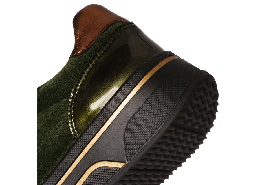 Ara 122754096- Trainer.