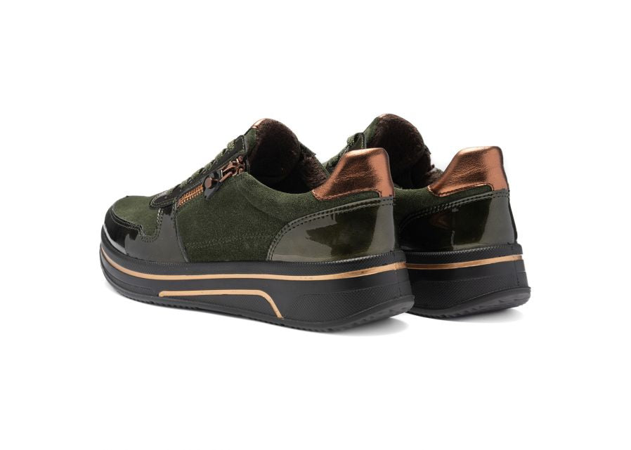 Ara 122754096- Trainer.