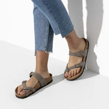 Load image into Gallery viewer, Birkenstock 71071ST- Sandal.
