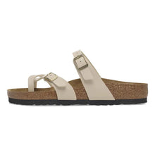 Load image into Gallery viewer, Beige sandal with cork sole on a white background
