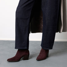 Load image into Gallery viewer, Paul Green 8075071 shown worn on foot
