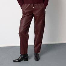 Load image into Gallery viewer, Paul Green 8365005 shown worn on foot
