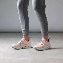 Load image into Gallery viewer, Tenhag 0001067- Trainer.
