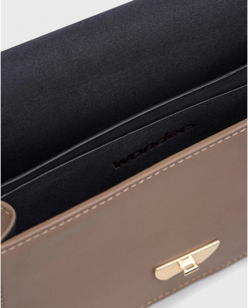 Wonders WB46062TA- Bag.