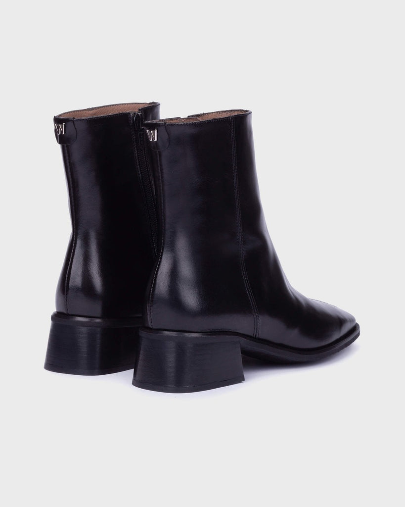 Wonders Black Leather Block-Heel Ankle Boots, rear view.