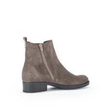Load image into Gallery viewer, Gabor 9160018 - Chelsea Boot
