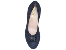 Load image into Gallery viewer, Le Babe Ladies Court Shoe Navy
