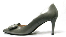 Load image into Gallery viewer, Emis SKR7411SIL- Court Shoe
