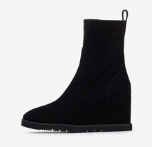 Load image into Gallery viewer, Unisa UDAYBLK- Ankle Boot

